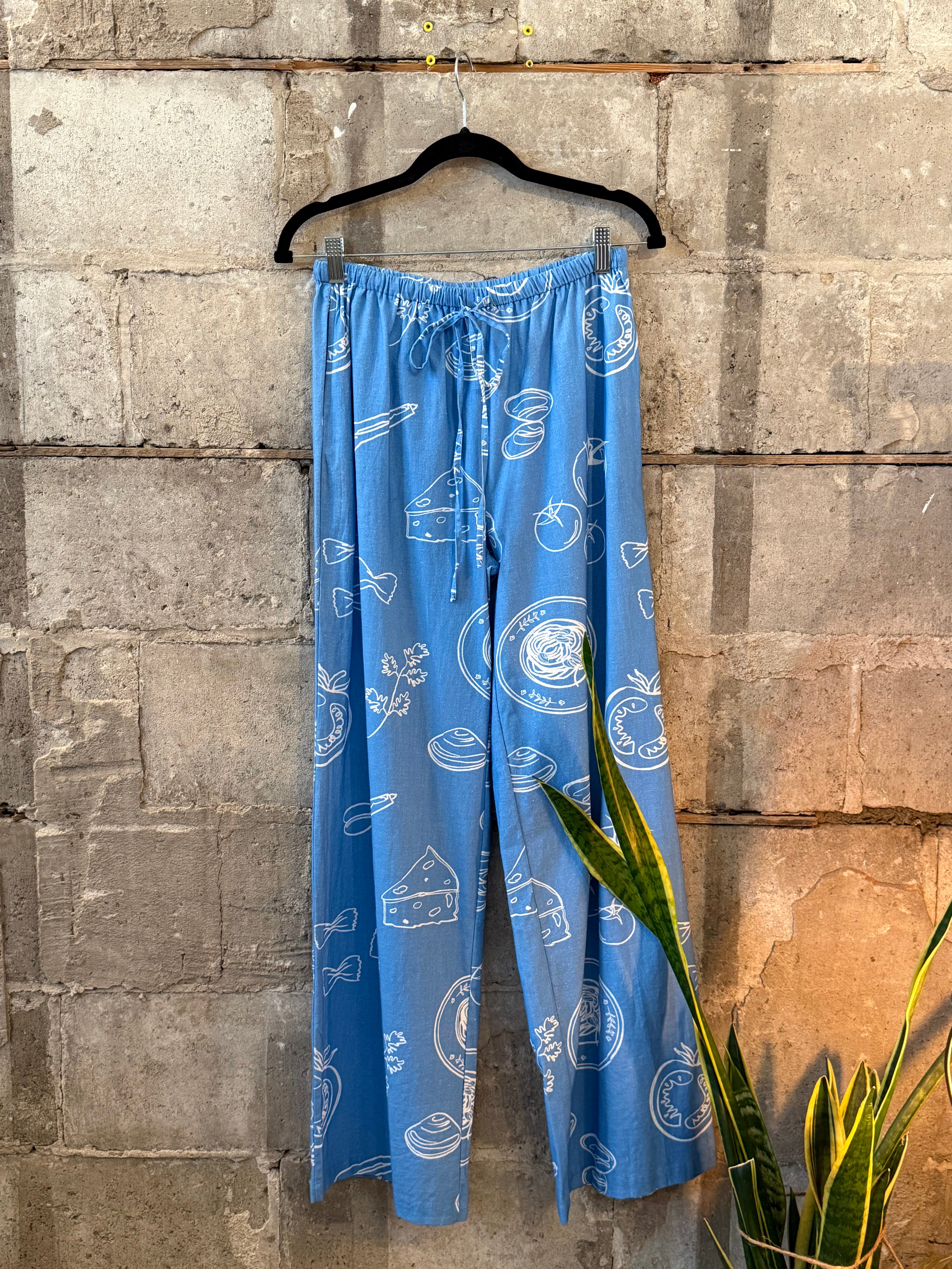 Blue pants with paste print