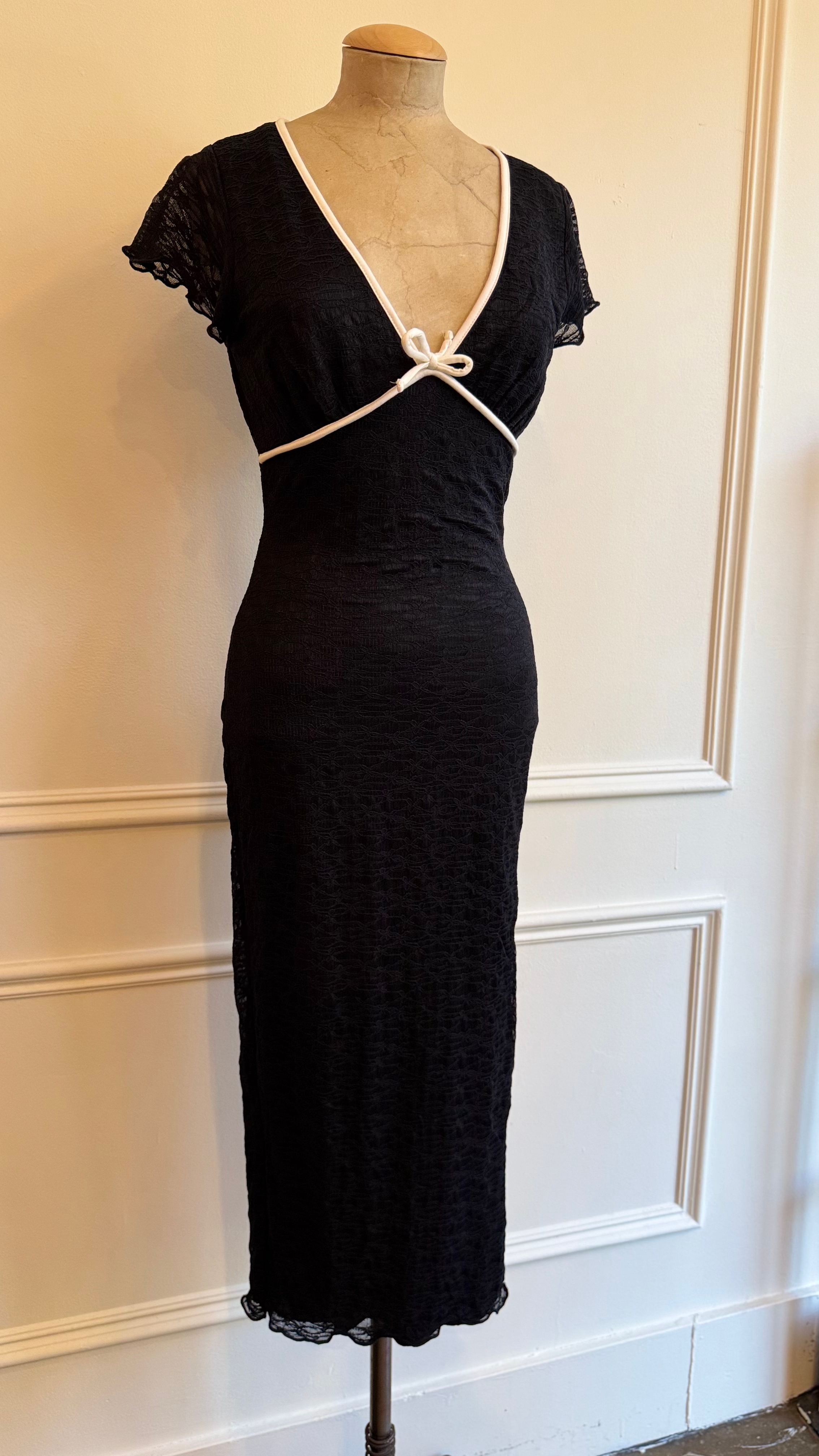 Contrast Tie Front Lace Midi Dress