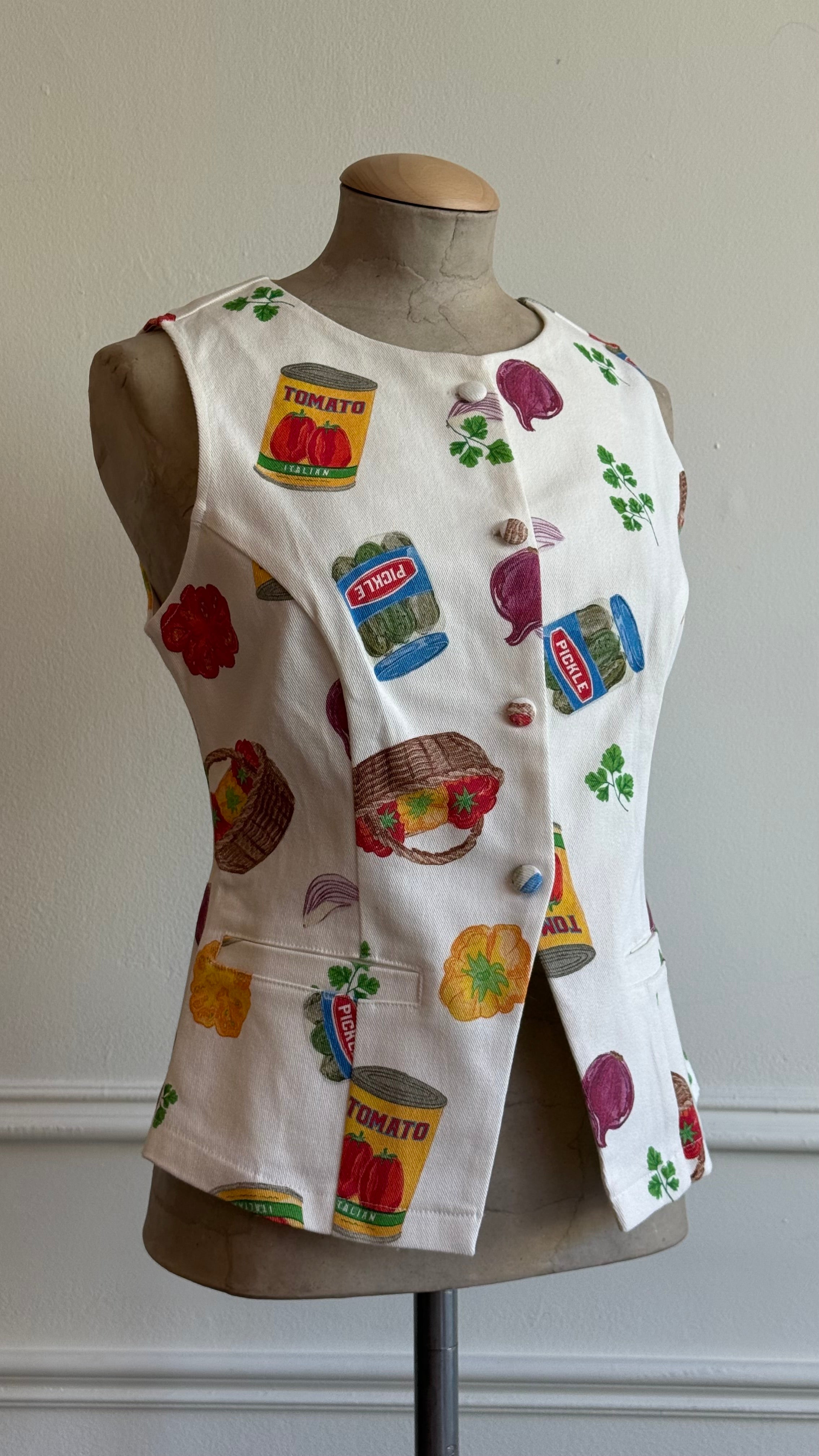 Canned vegetable printed vest