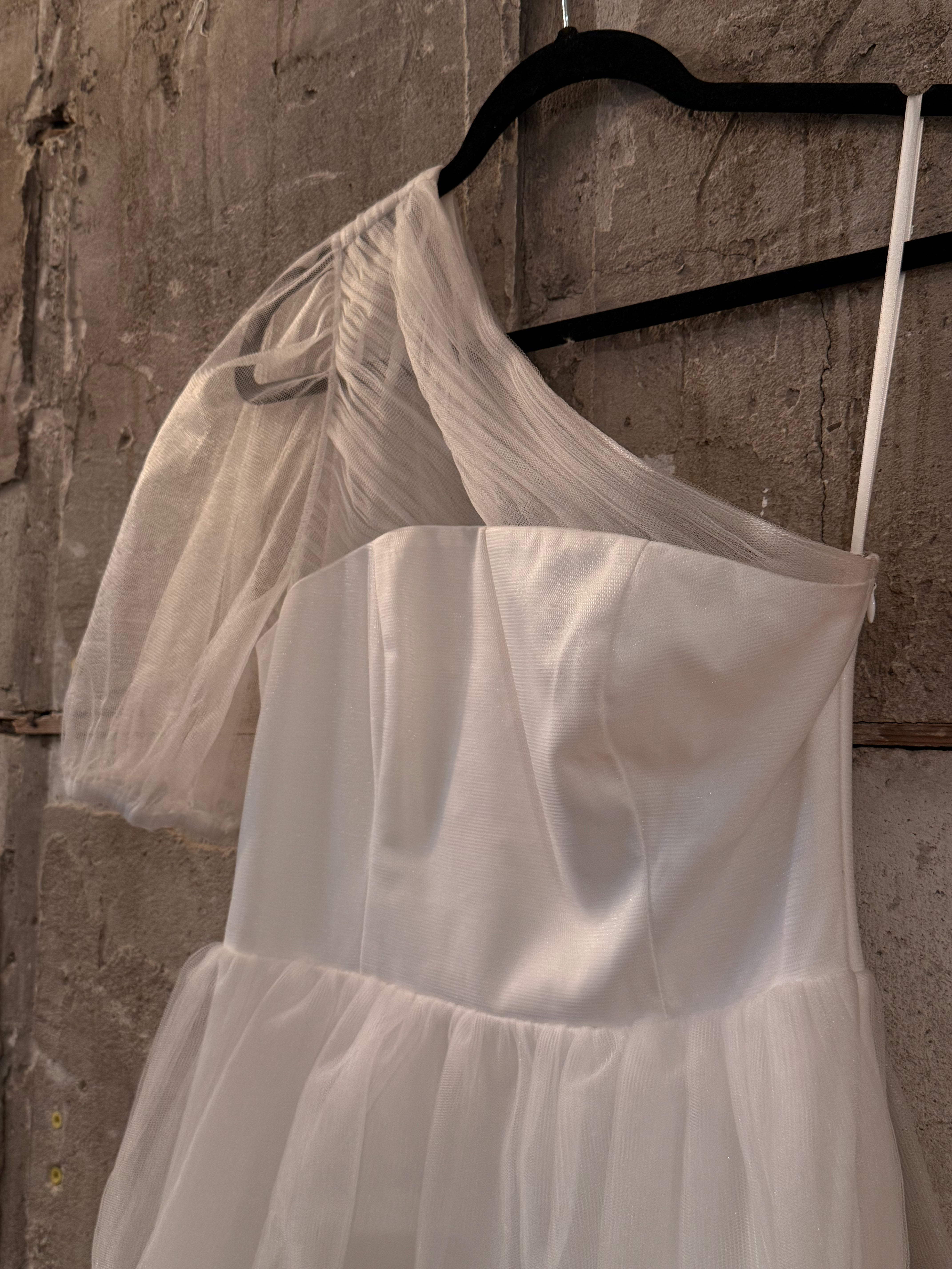 Maxi white one Sleeve white dress