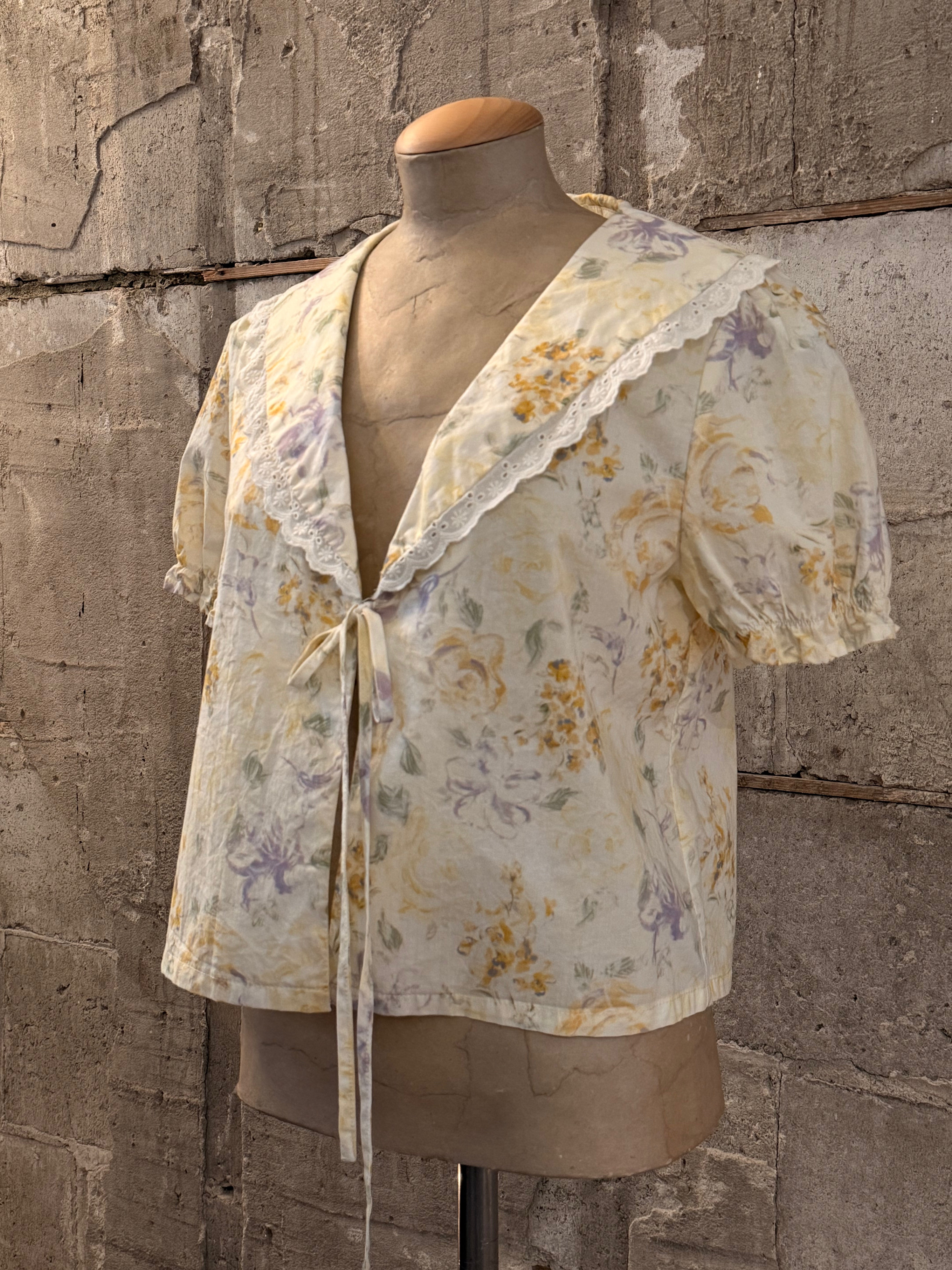 Floral tie-front blouse