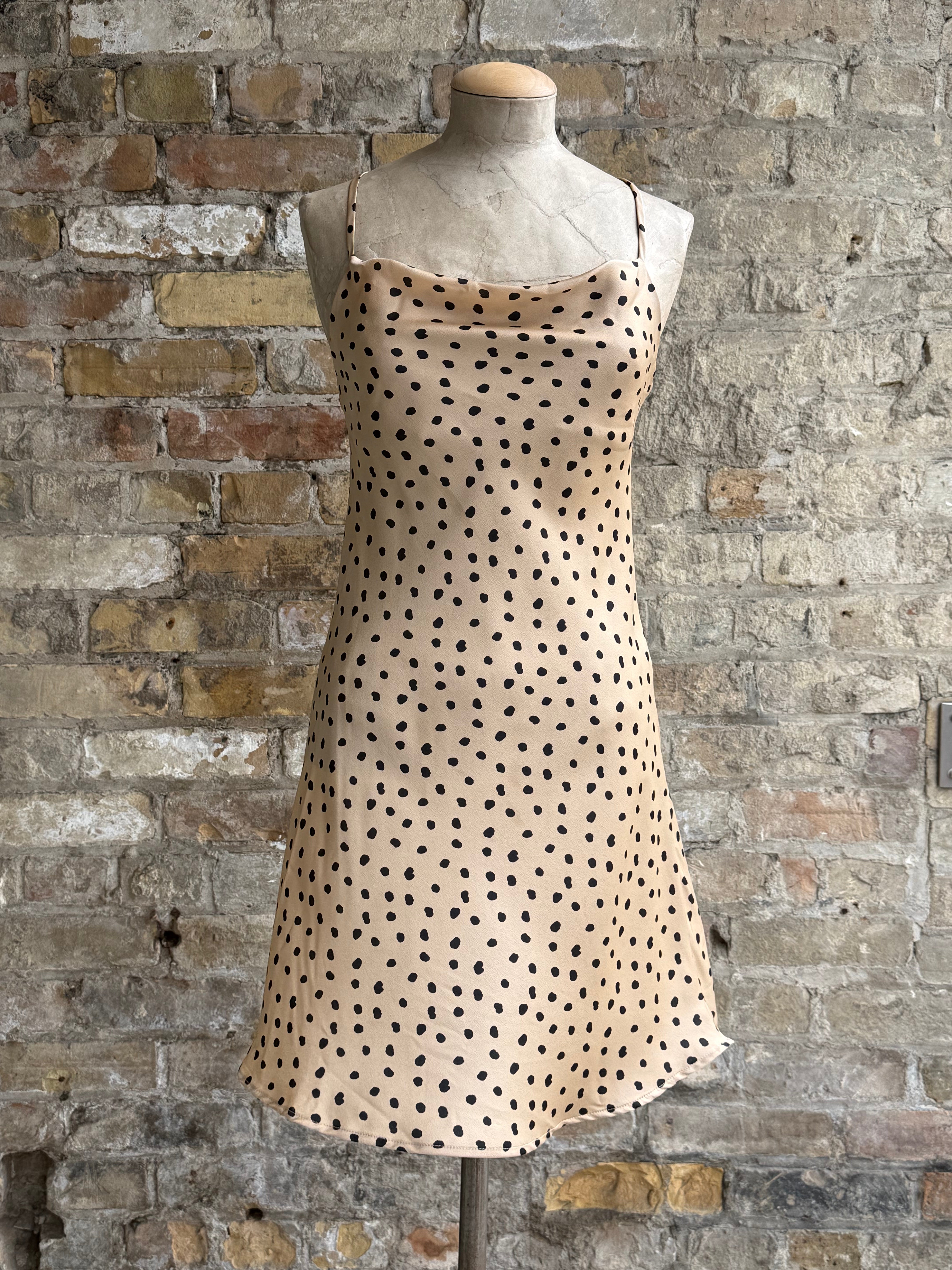 Beige dress with dots