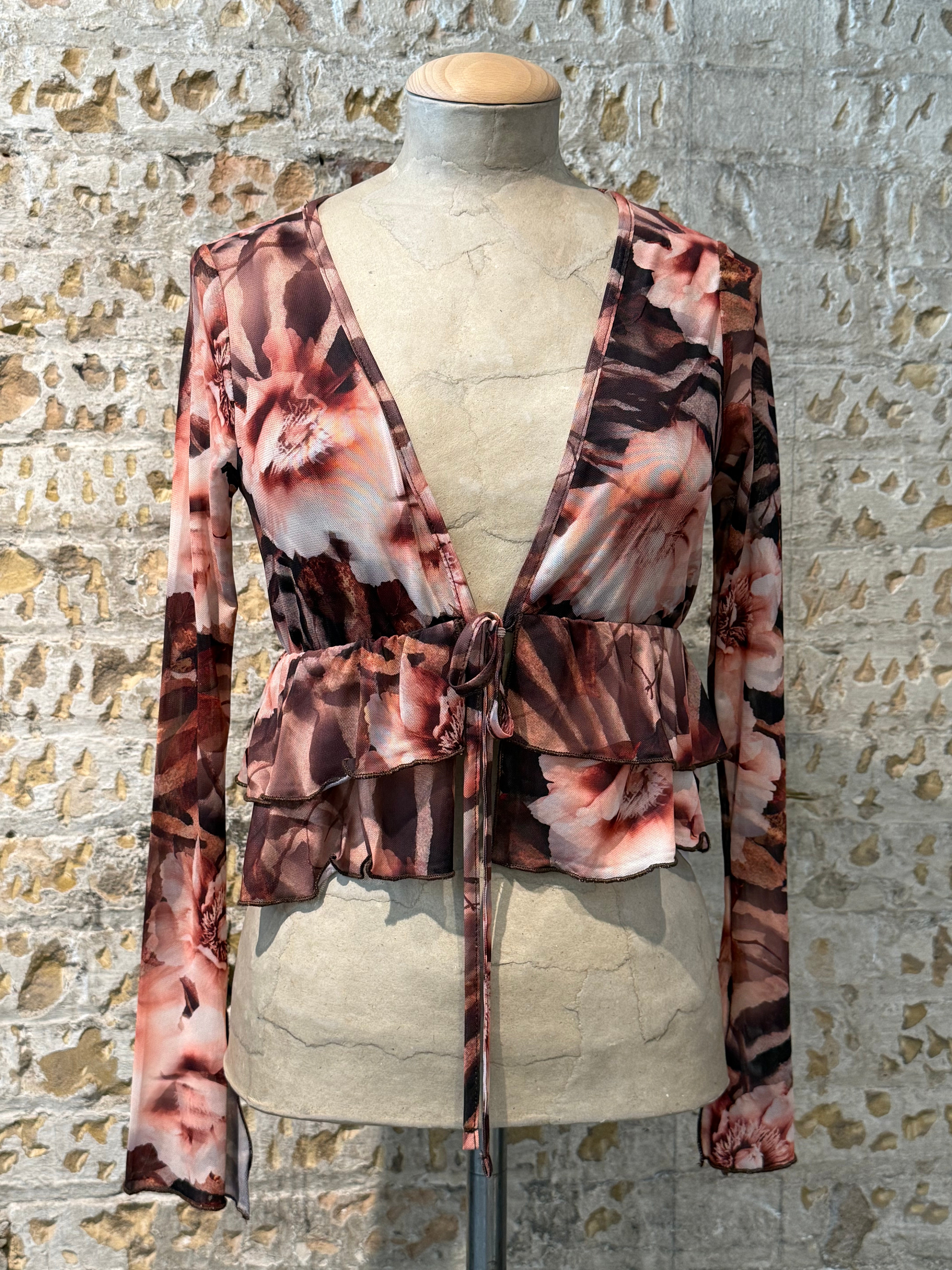 Reddish flower low-cut top