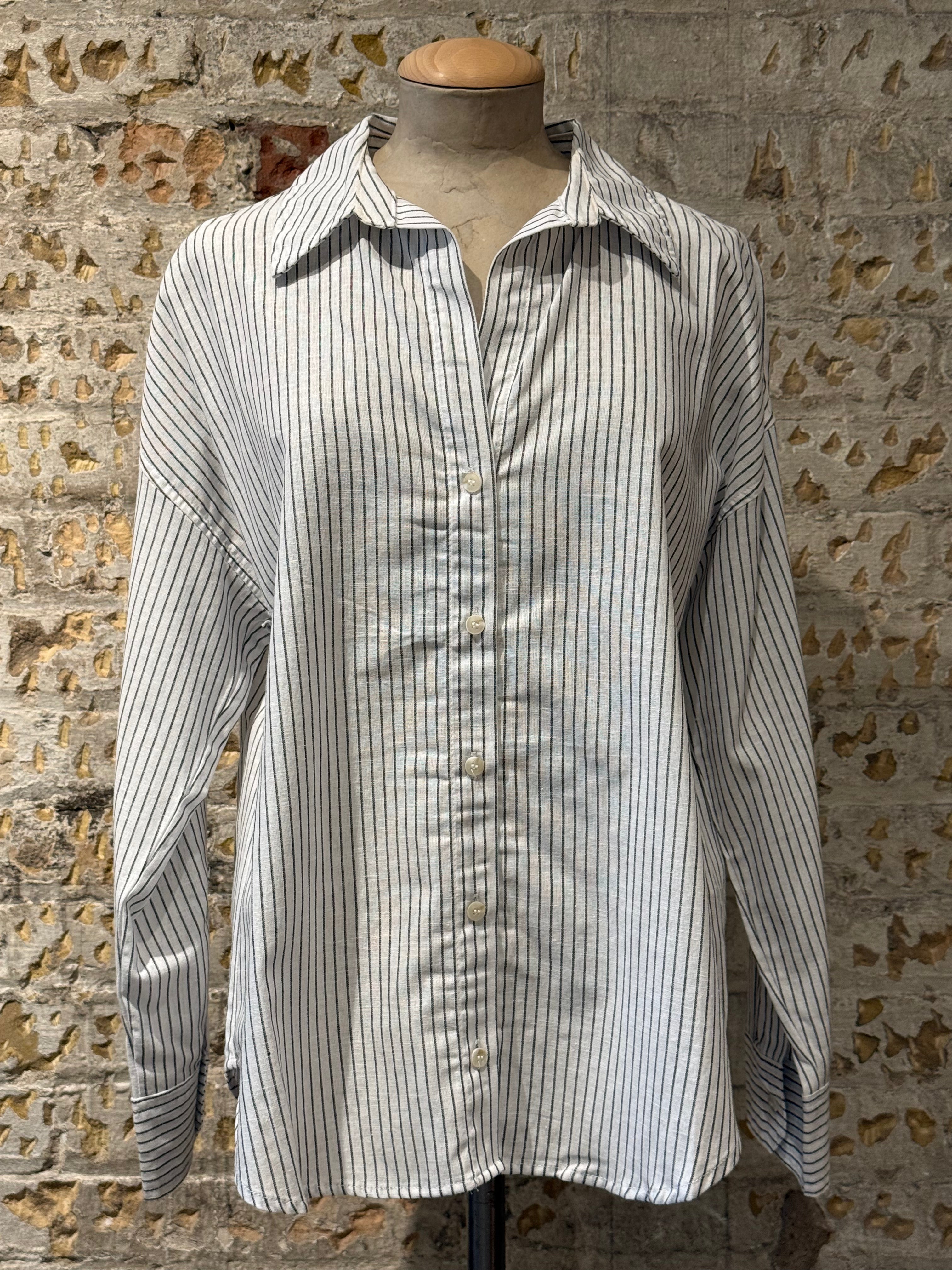 Long sleeve white shirt with buttons with black lines