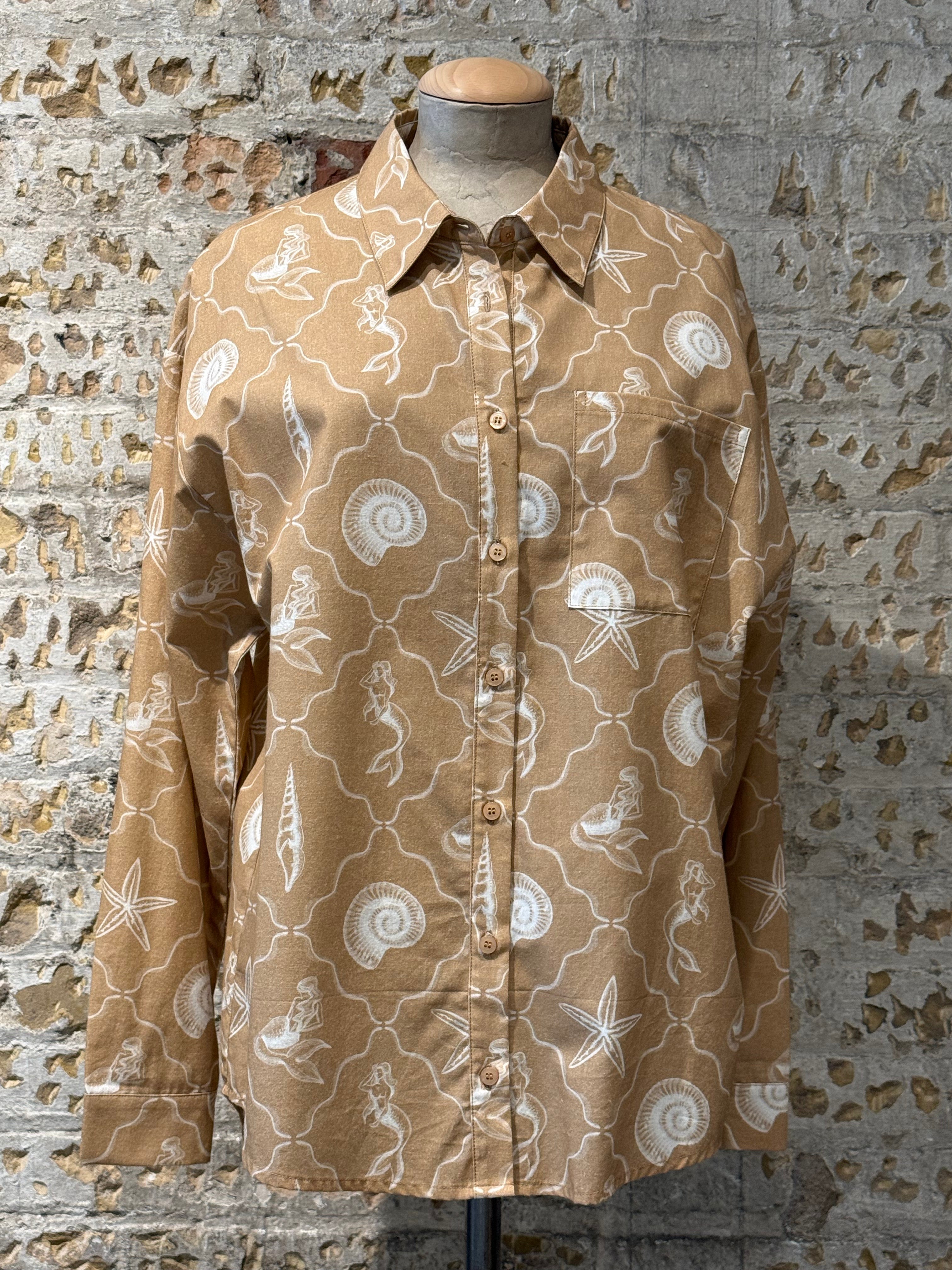 Long sleeve shirt, with shell and mermaid print
