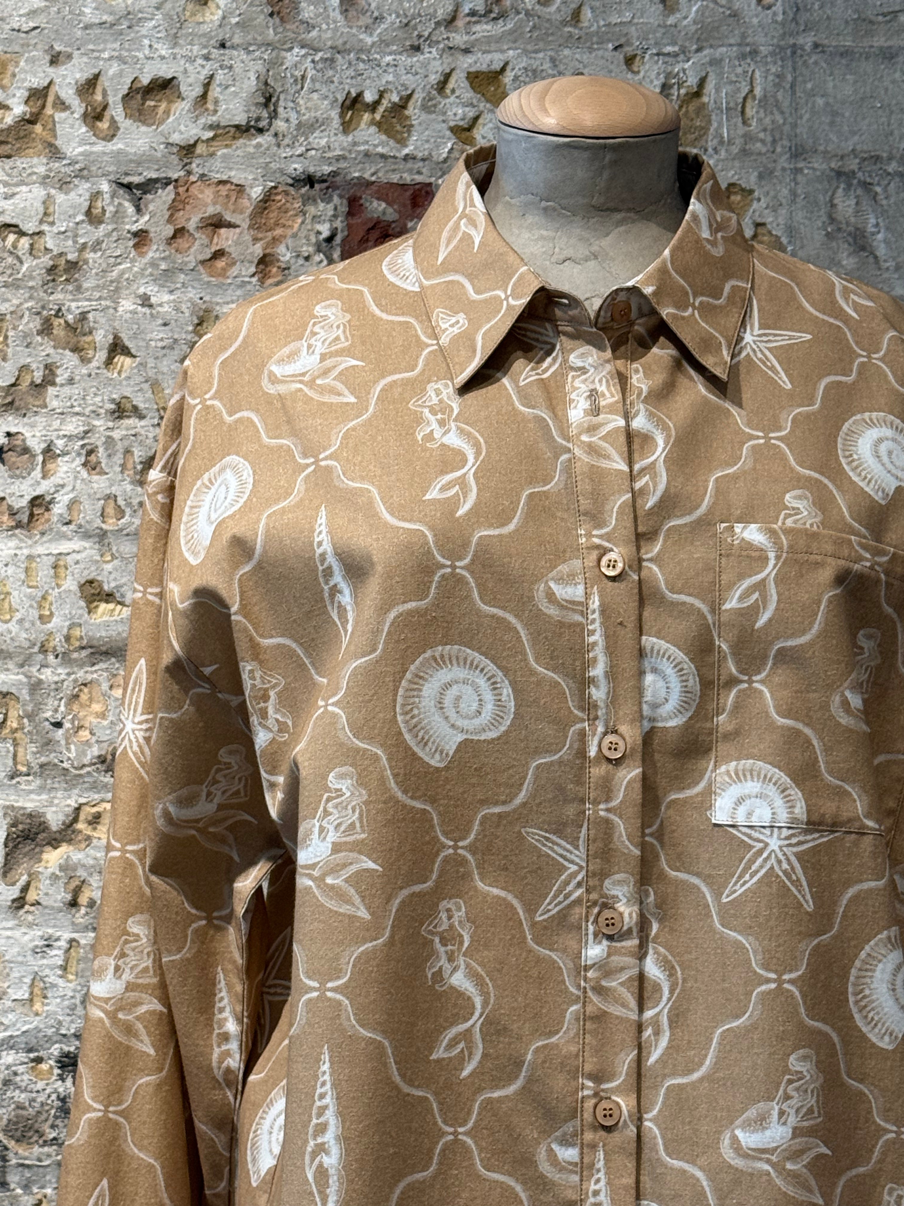 Long sleeve shirt, with shell and mermaid print