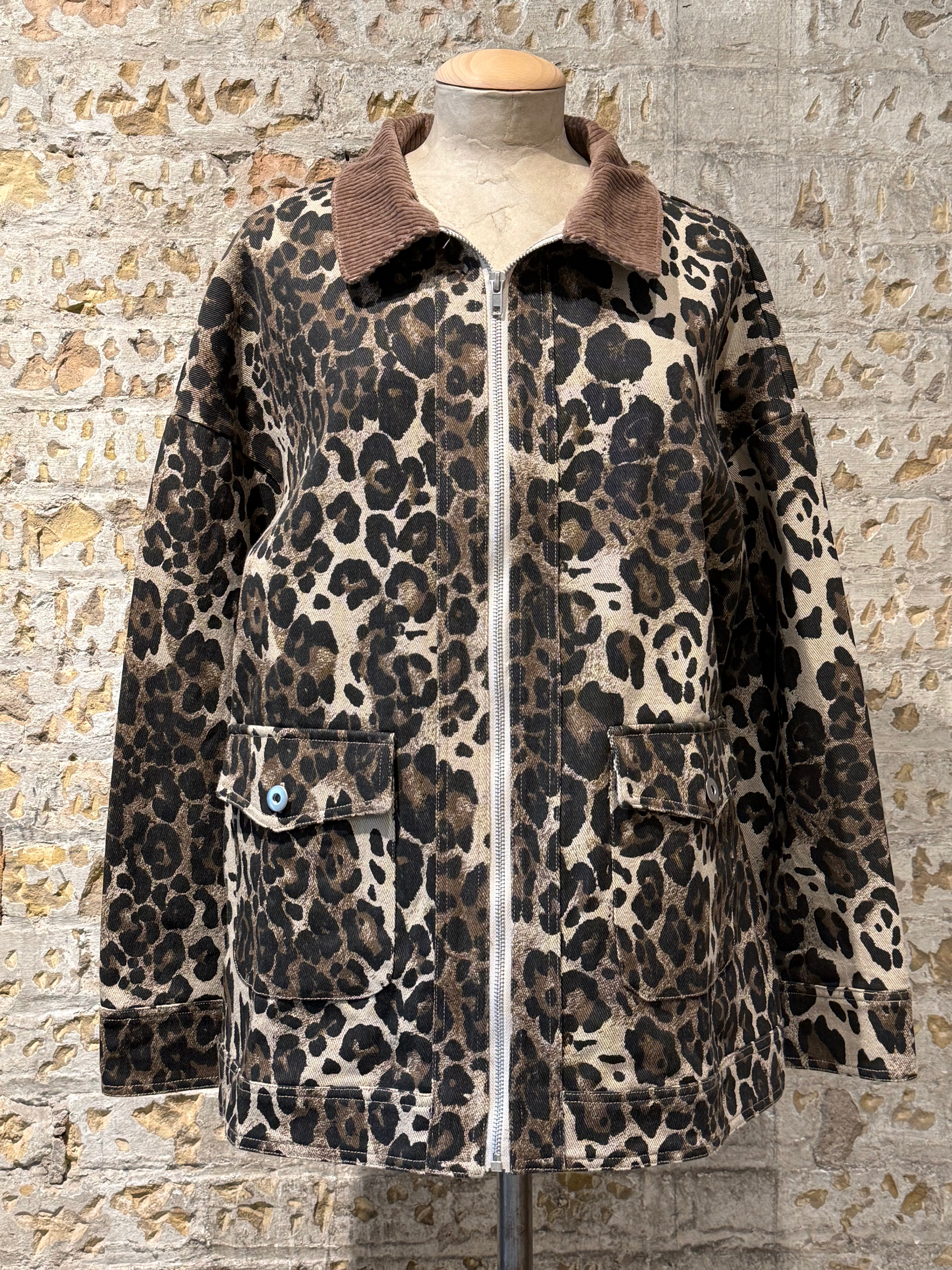 Animal print jacket with zipper