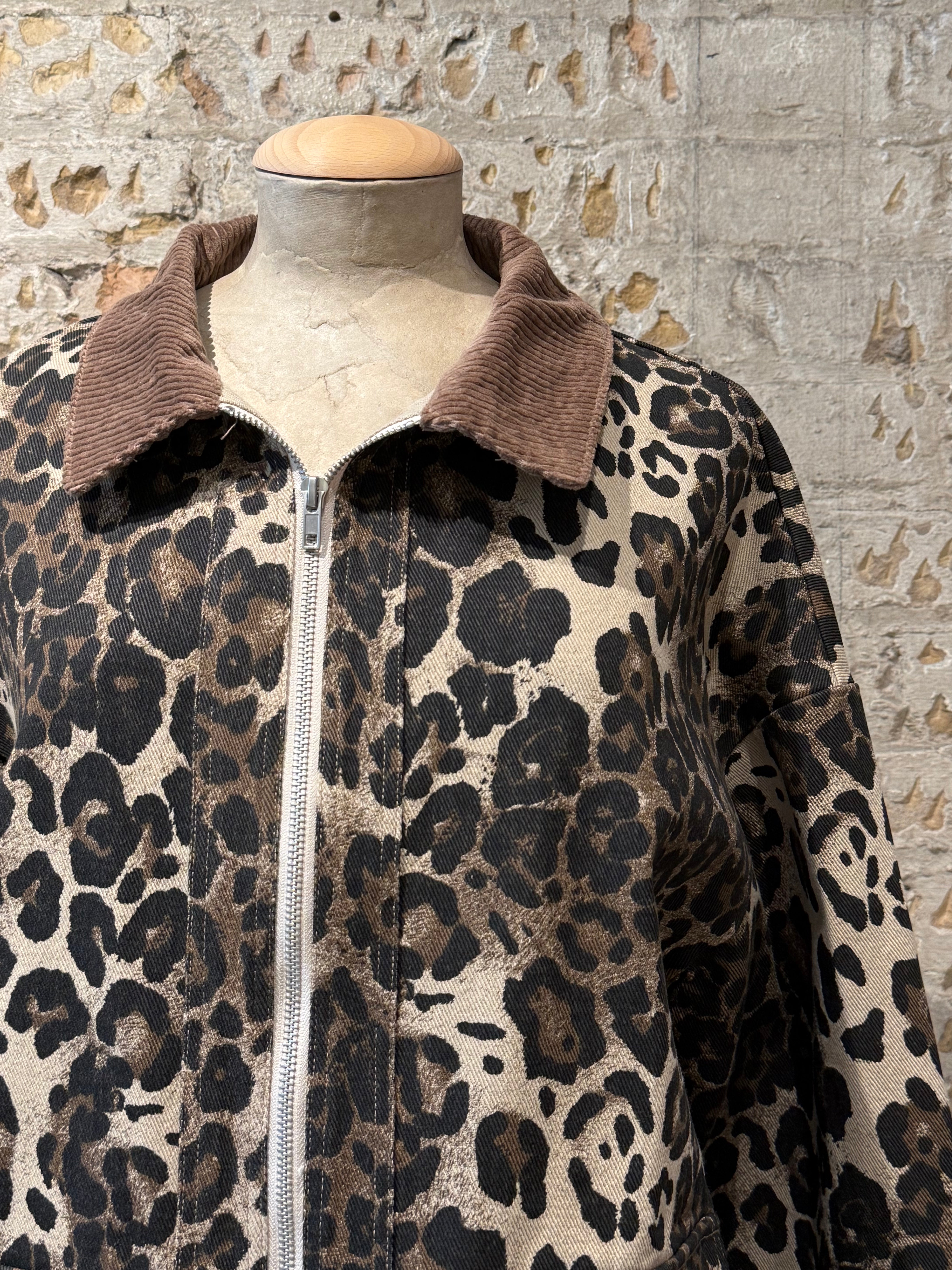 Animal print jacket with zipper