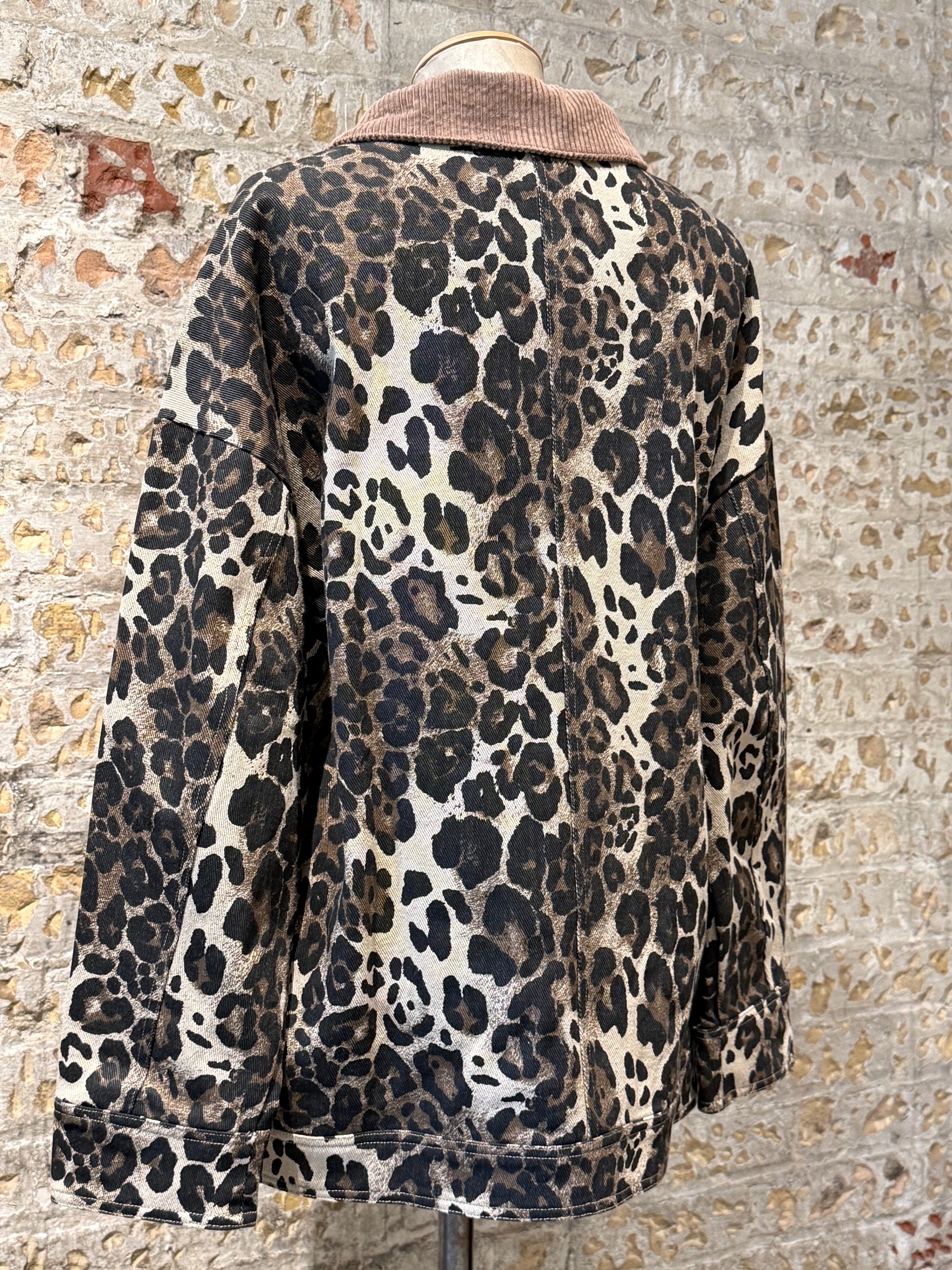 Animal print jacket with zipper